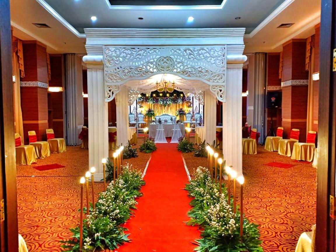 Horison Balairung Jacarta Exterior foto