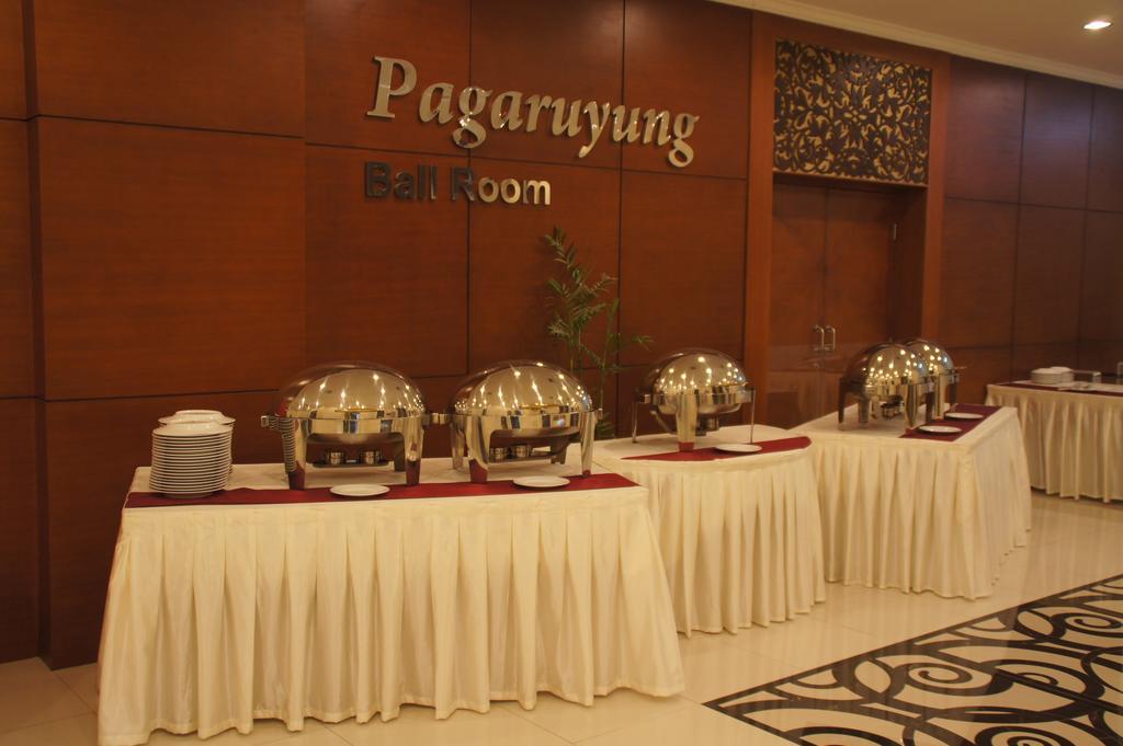 Horison Balairung Jacarta Exterior foto