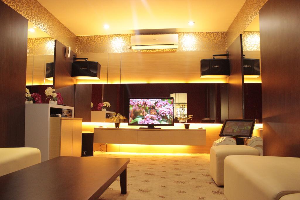 Horison Balairung Jacarta Exterior foto