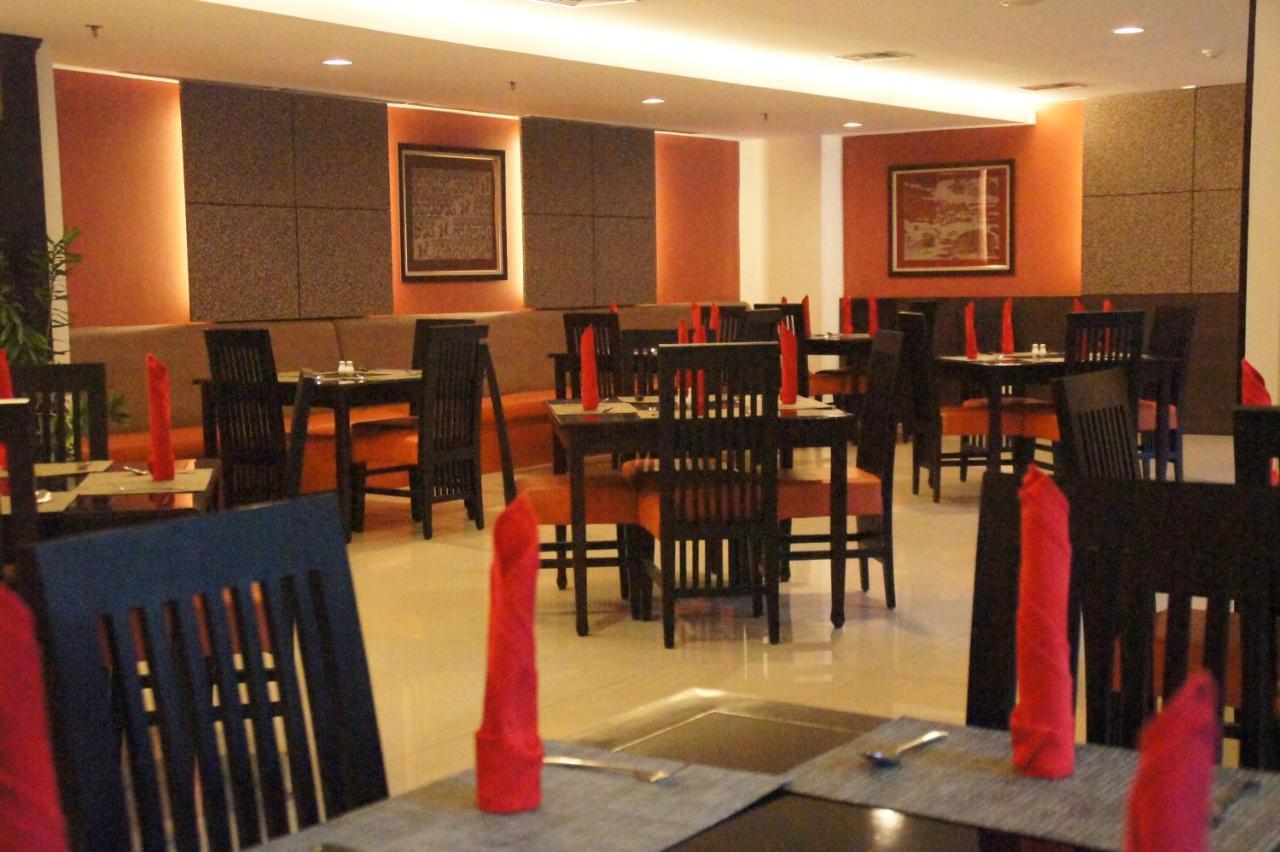 Horison Balairung Jacarta Exterior foto